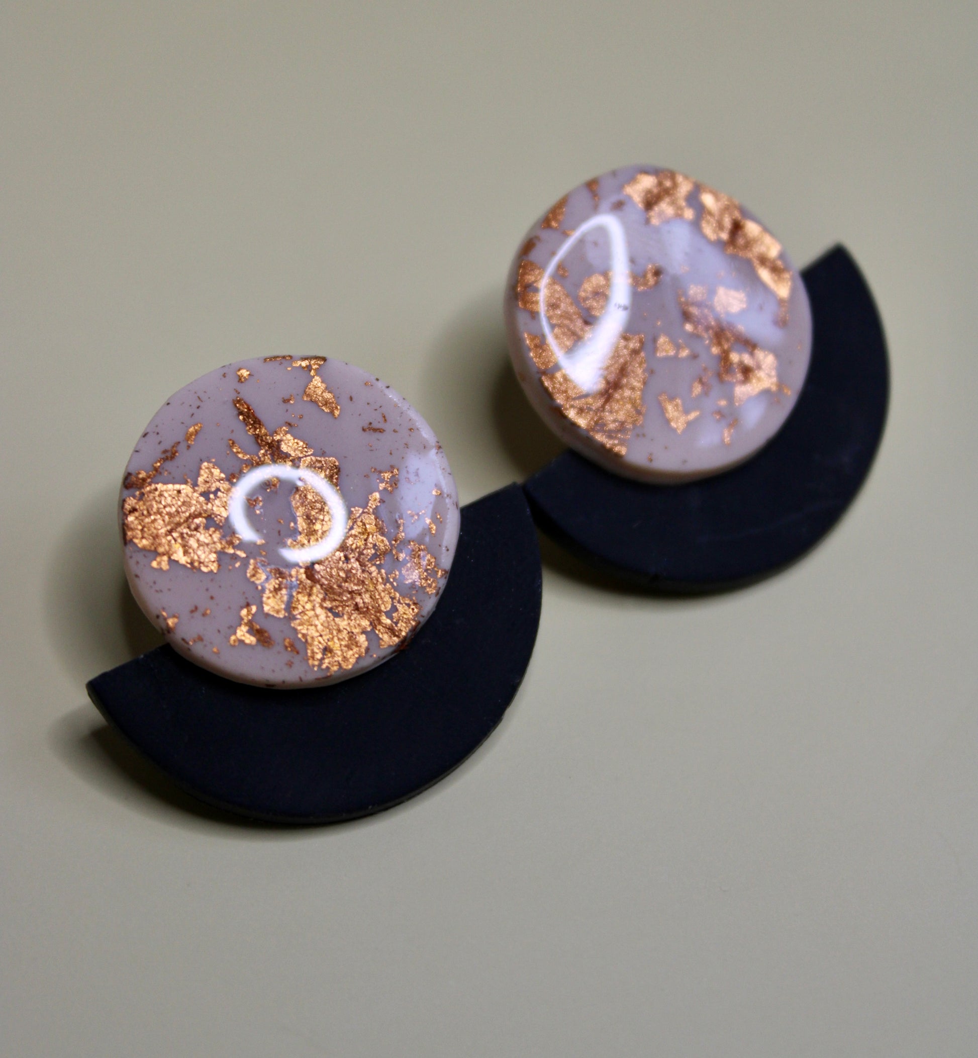 Siana, Handmade lightweight clay earrings and sensitive skin friendly jewelry - Kreativ Studio