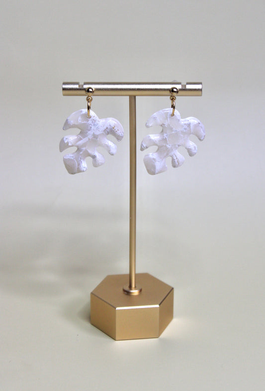 White marble leaf, Handmade lights clay earrings and sensitive skin friendly jewelry - Kreativ Studio