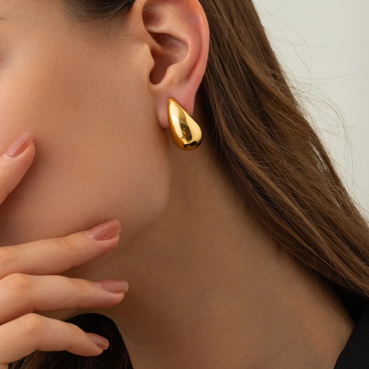 Chloe, premium 18k gold plated and waterproof earrings - Kreativ Studio